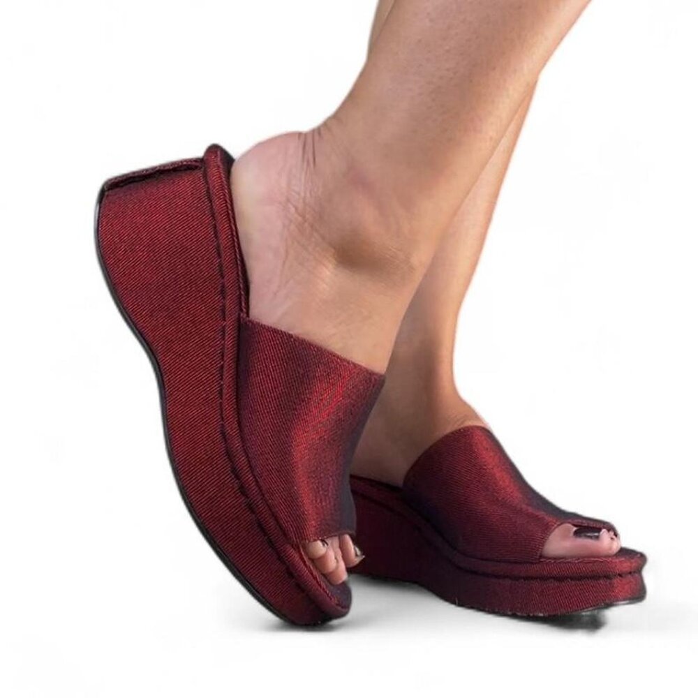 Baker’s Y2k Red Satin Chunky Platform Slides. Nev… - image 2